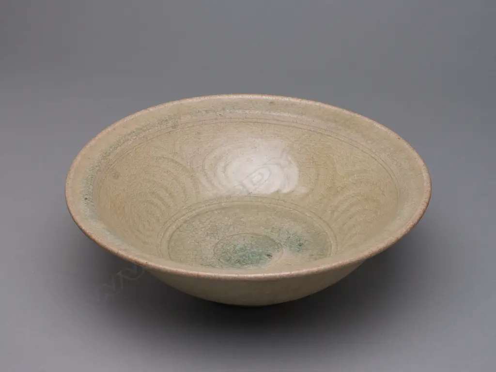 A Sawankhalok stoneware bowl, Image 1++